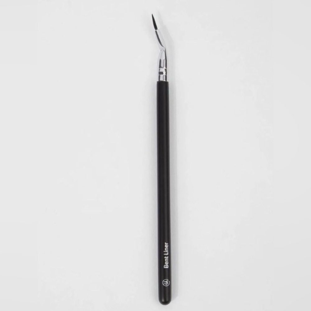 BH Cosmetics Black Bent Liner Brush